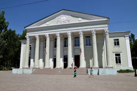 Изображение МУНИЦИПАЛЬНОЕ БЮДЖЕТНОЕ УЧР-ЕЖДЕНИЕ «ХАРЦЫЗСКИЙ ГОРОДСКОЙ ДВОРЕЦ КУЛЬТУРЫ»