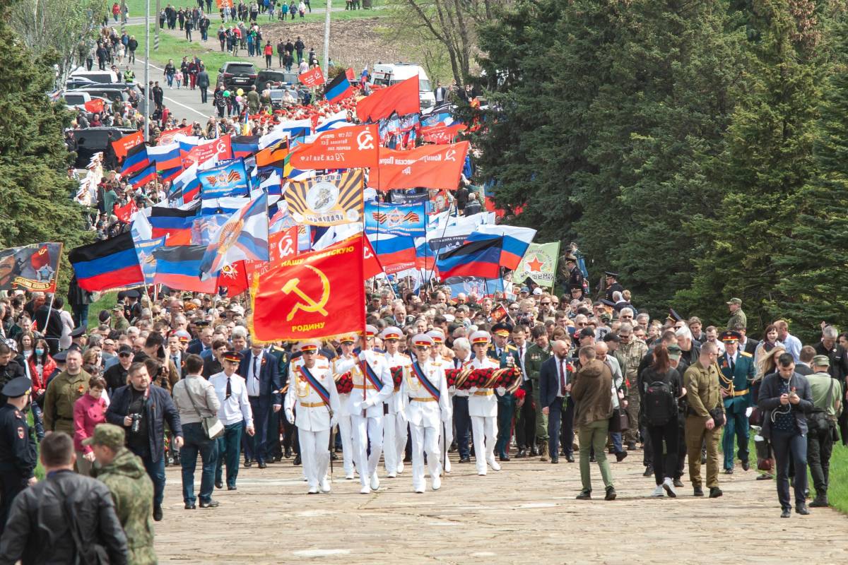 Саур могила донецкая животное. Саур могила 9 мая. Саур могила открытие. Саур могила 8 сентября. Саур-могила 9 мая Захарченко.