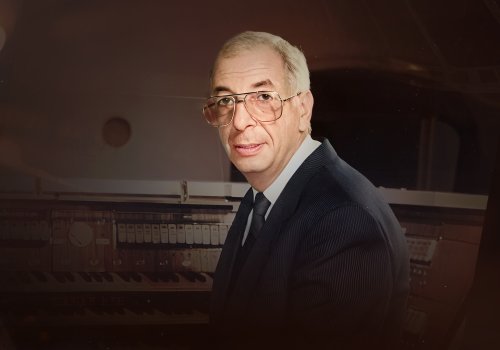 Гений, умевший слышать тишину: 95 лет со дня рождения Микаэла Таривердиева